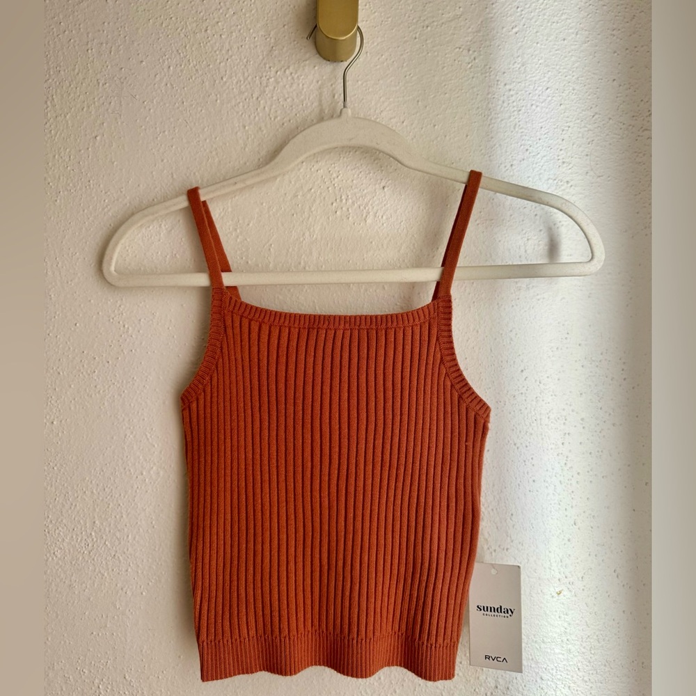 RVCA | NWT  Rust Women’s ribbed stretch tank spaghetti straps Size Small